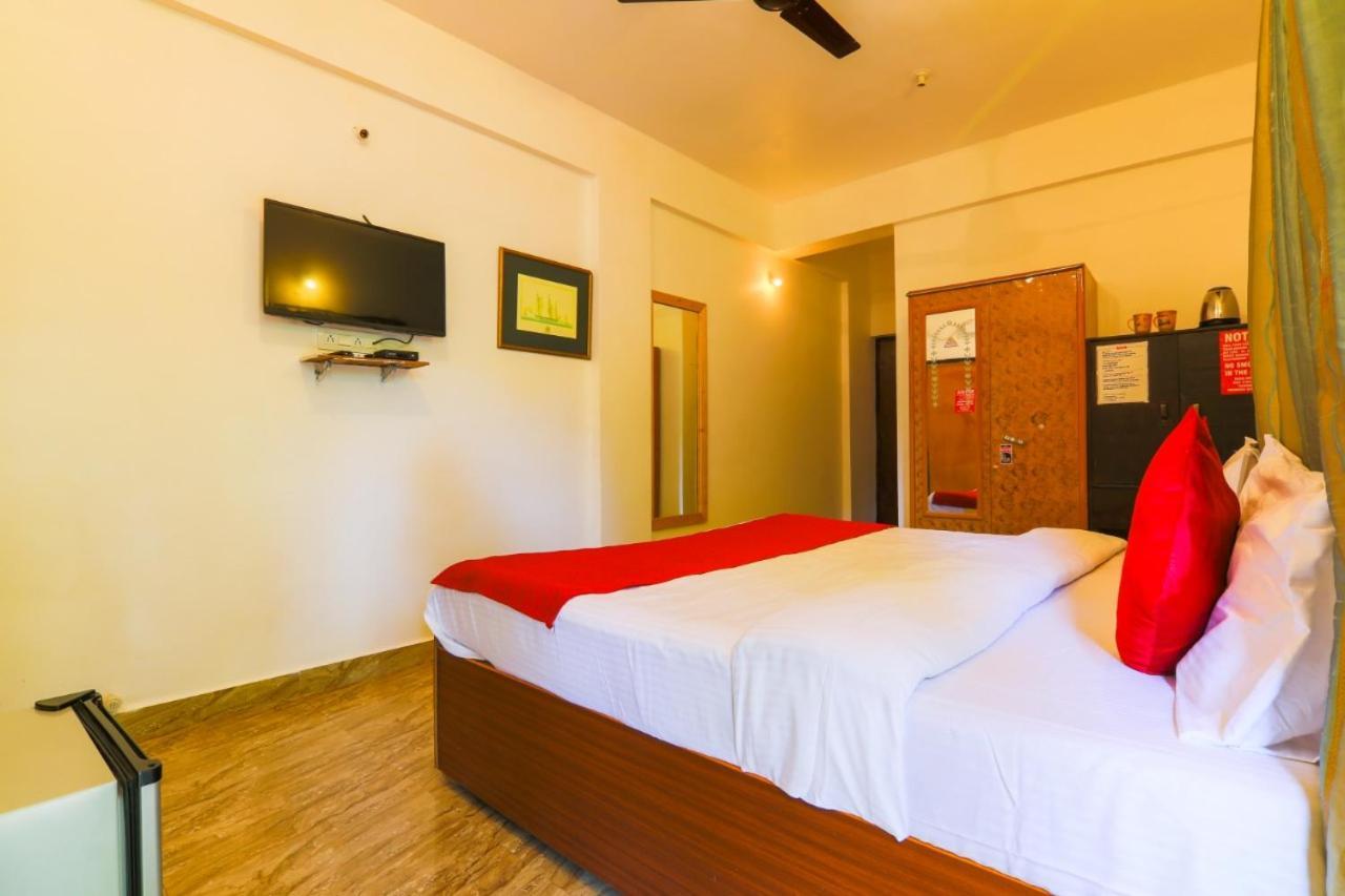 Fullmoon Beach Place Candolim Extérieur photo