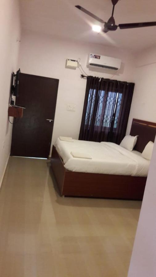 Fullmoon Beach Place Candolim Extérieur photo