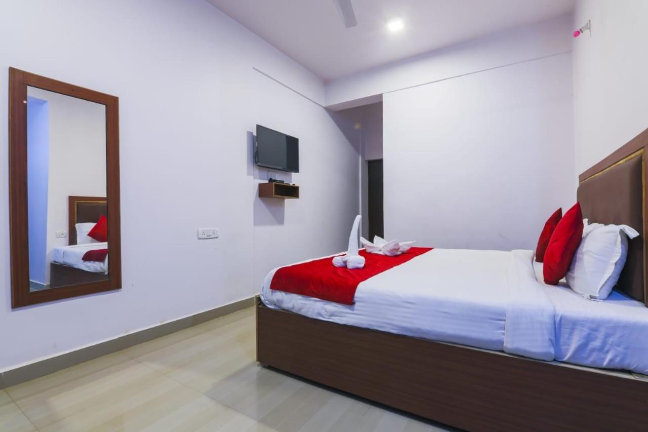 Fullmoon Beach Place Candolim Extérieur photo