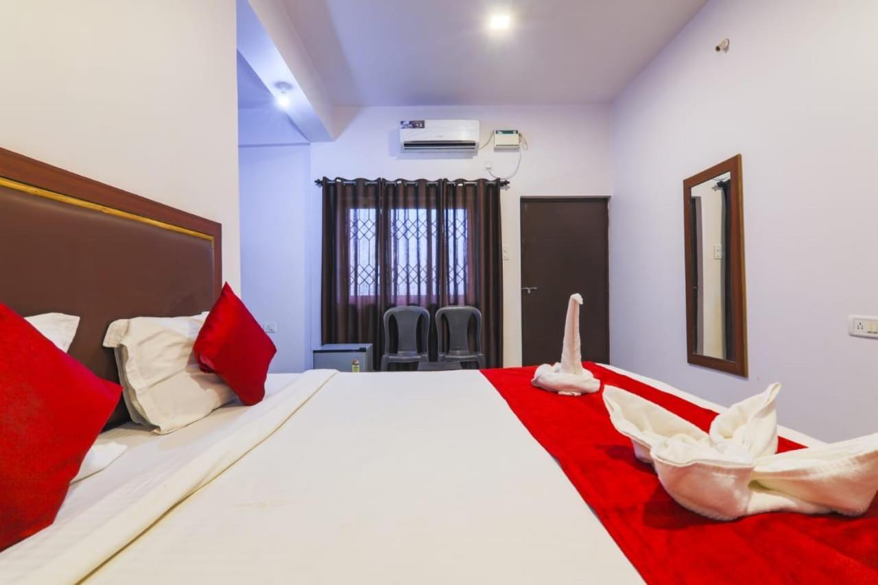 Fullmoon Beach Place Candolim Extérieur photo